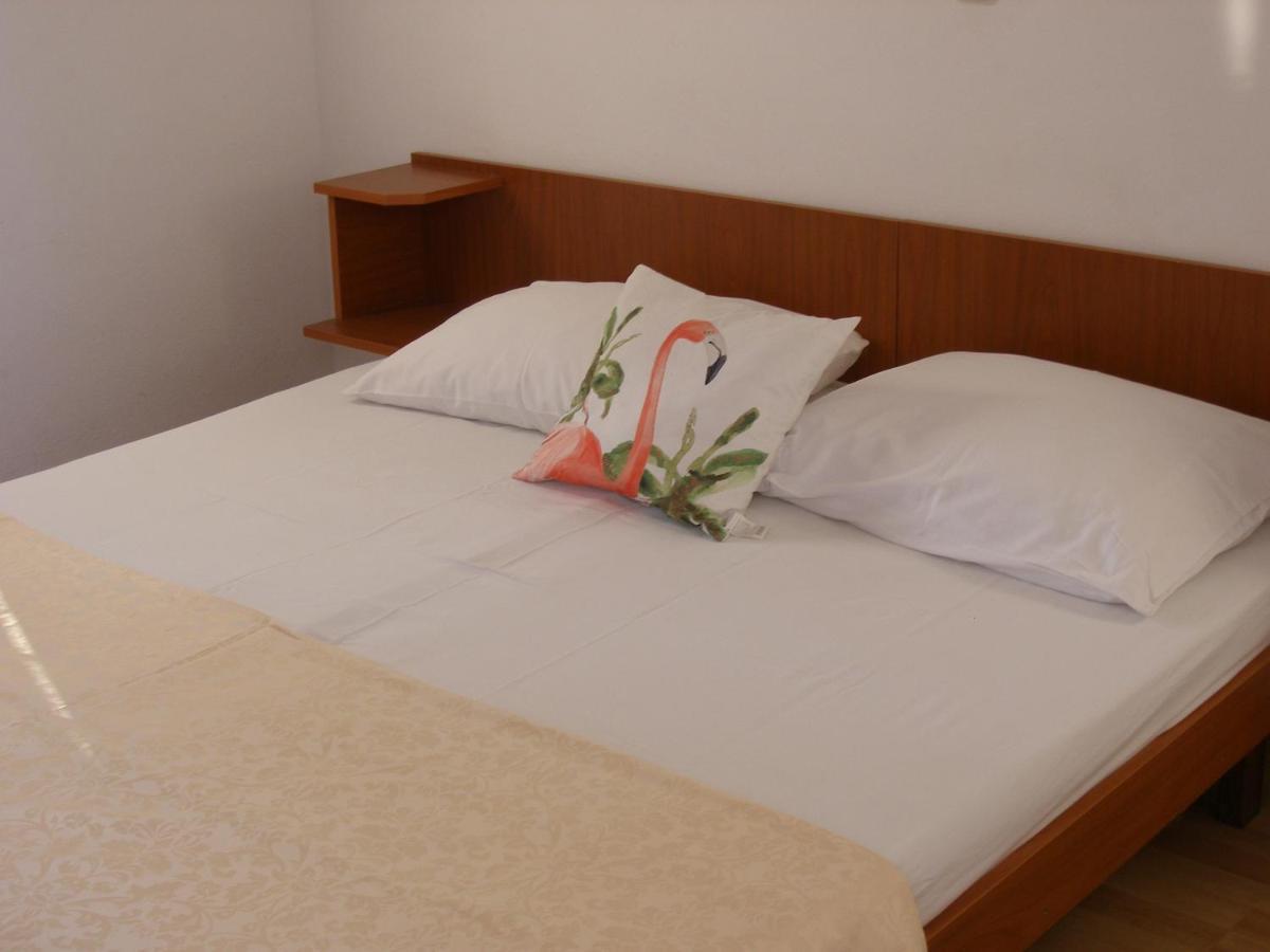 Bellavista Bed And Breakfast Паг Экстерьер фото